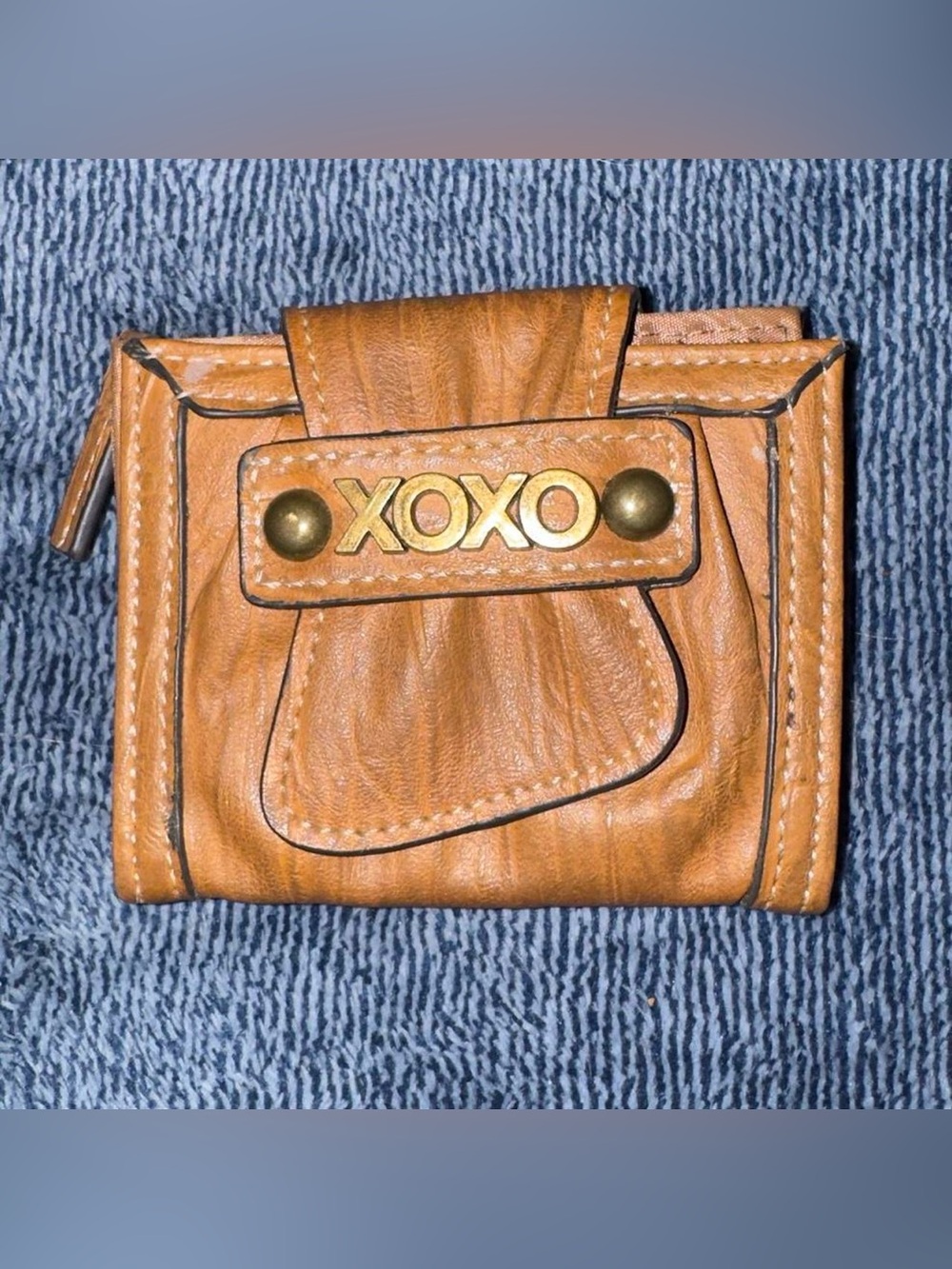 Vintage XOXO Saddle Brown Leather Trifold Wallet with Gold Logo